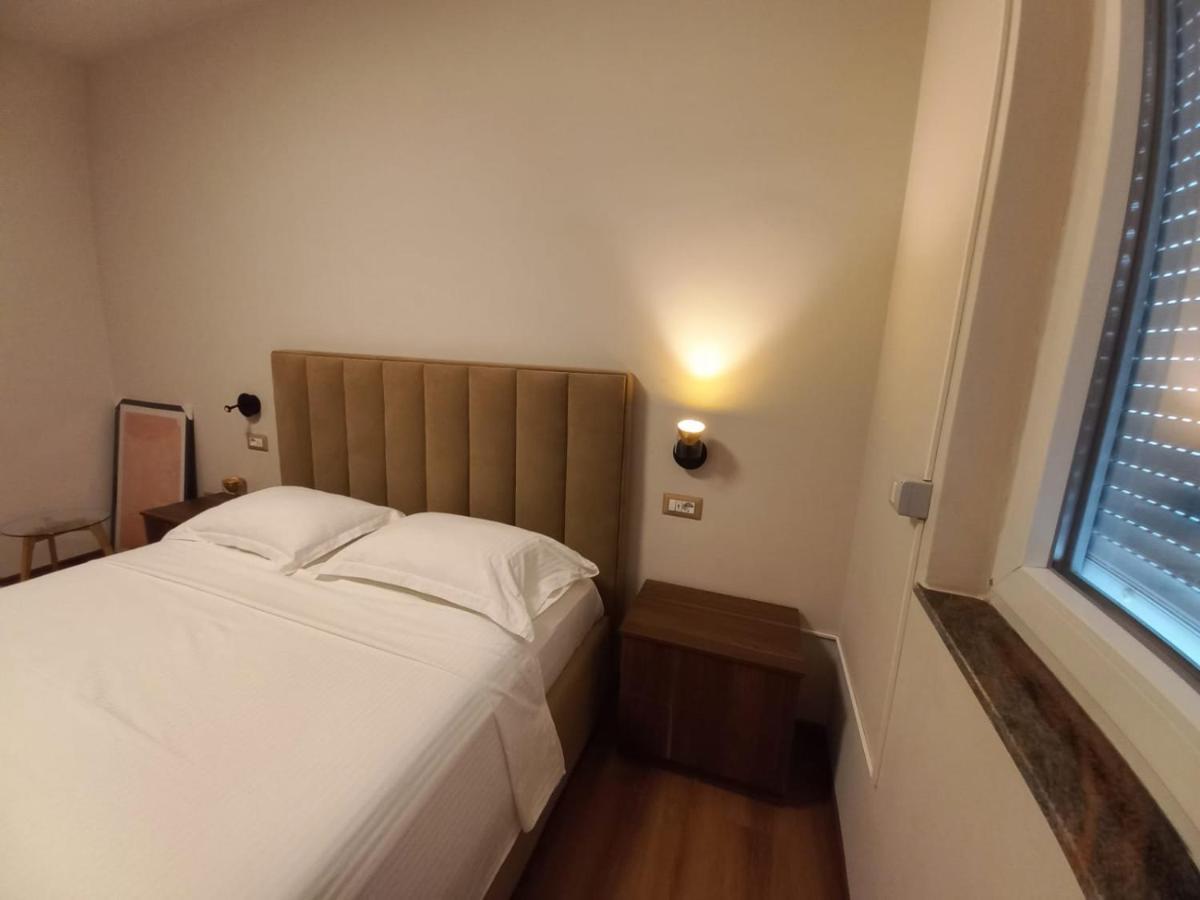 Penthouse Rooms & Aparts Tirana Extérieur photo