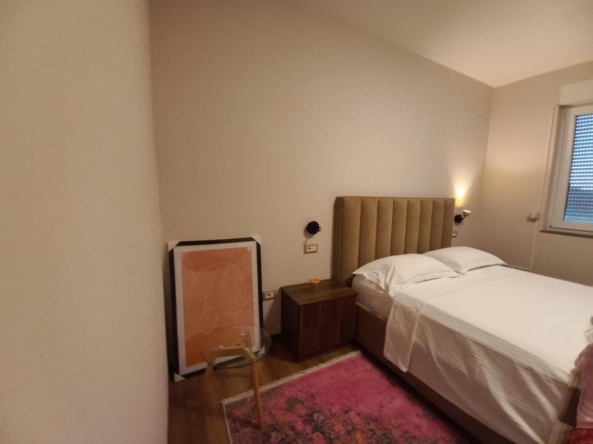 Penthouse Rooms & Aparts Tirana Extérieur photo
