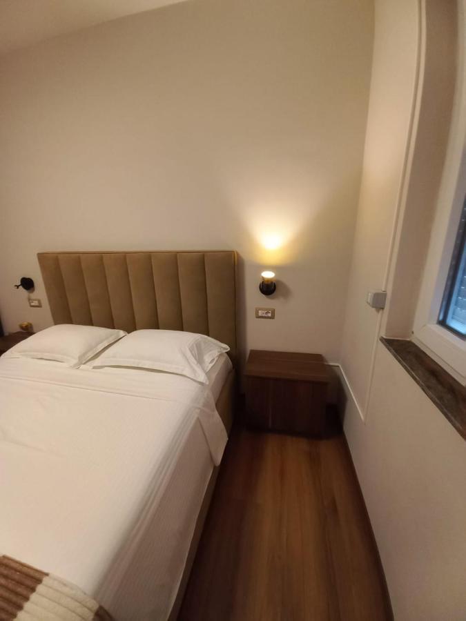 Penthouse Rooms & Aparts Tirana Extérieur photo