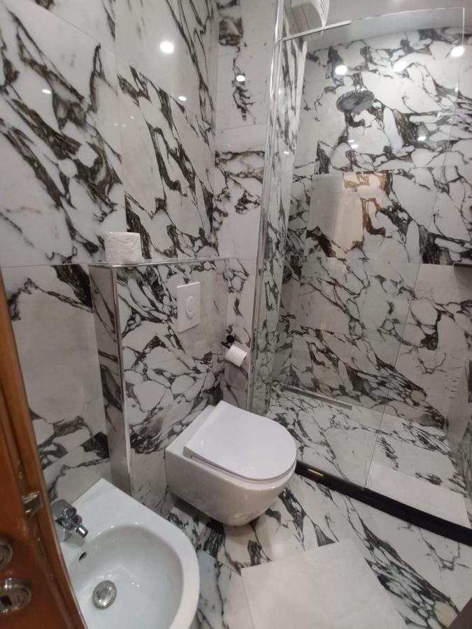 Penthouse Rooms & Aparts Tirana Extérieur photo