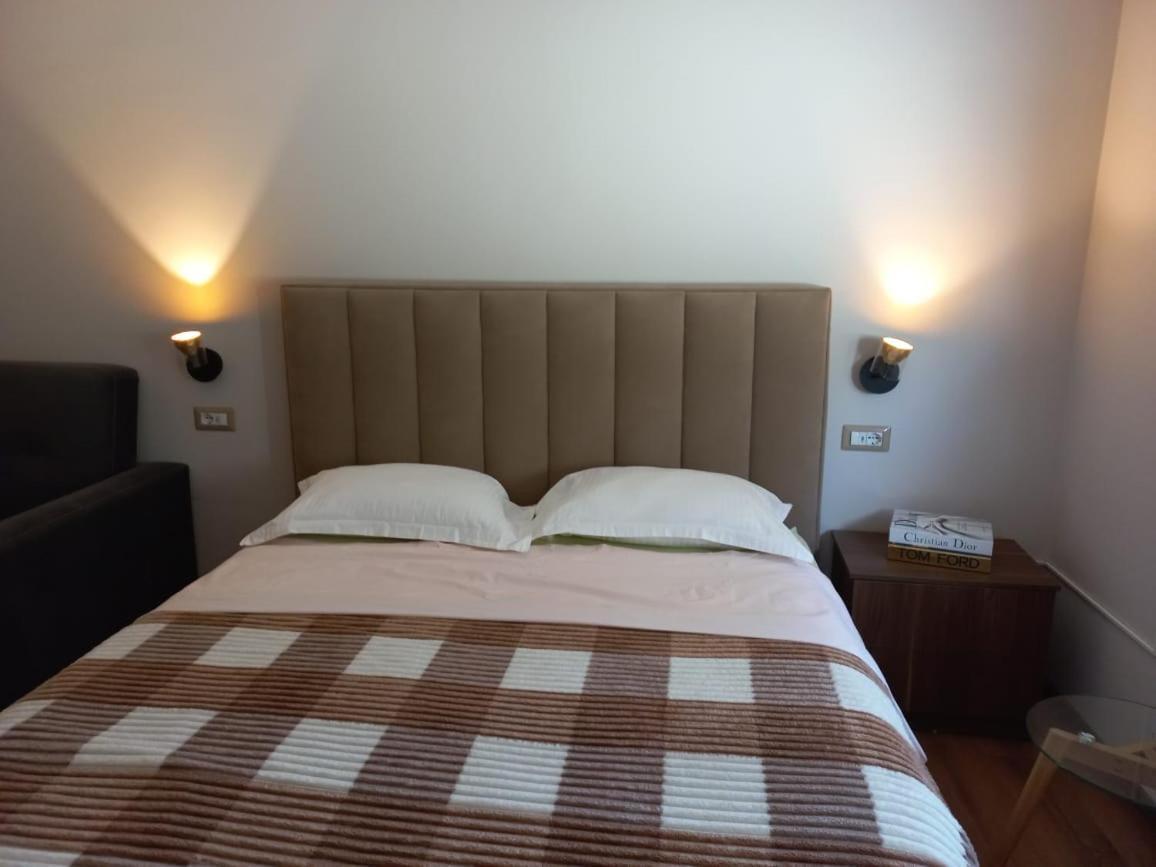 Penthouse Rooms & Aparts Tirana Extérieur photo