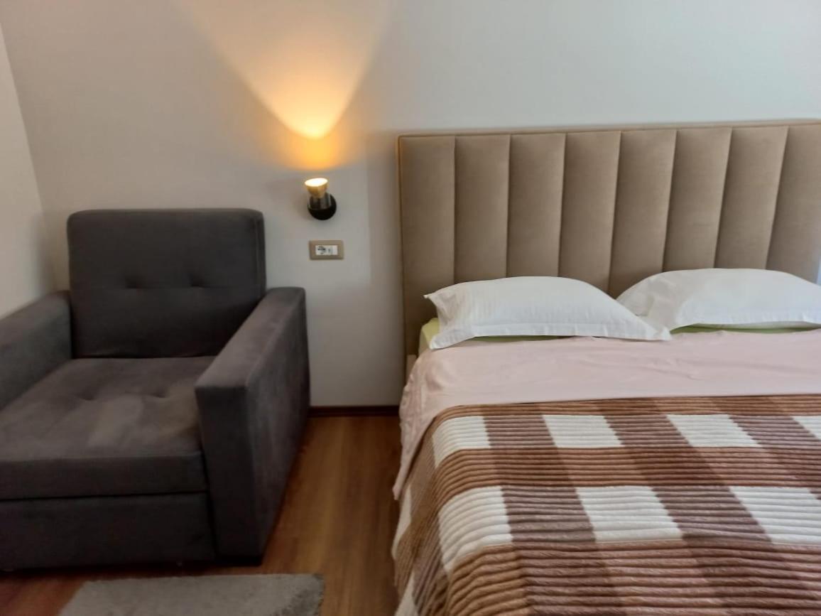 Penthouse Rooms & Aparts Tirana Extérieur photo