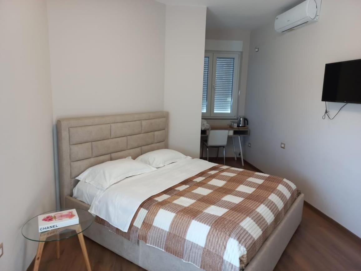 Penthouse Rooms & Aparts Tirana Extérieur photo